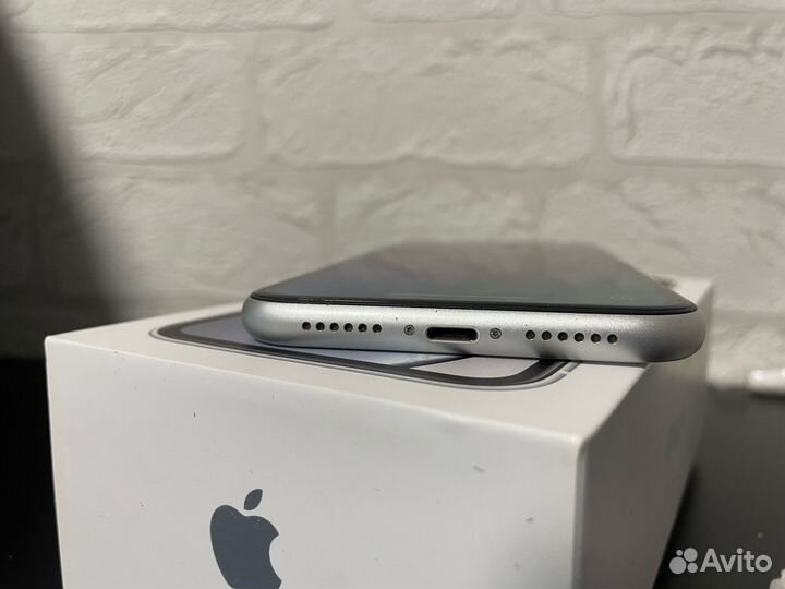 iPhone Xr, 64 ГБ