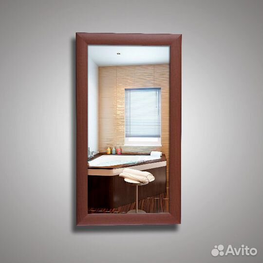 Зеркало настенное в раме