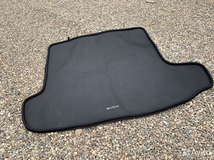 Коврик в багажник Toyota Wish