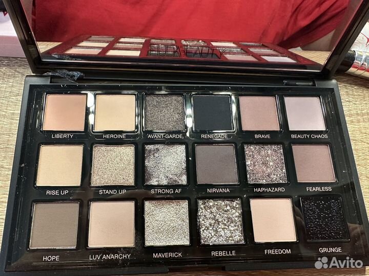 Нuda Веauty Рretty Grunge 18W Еyеshаdоw Palettе