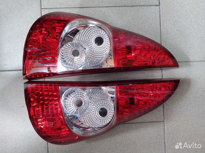 Задние фонари priora универсал