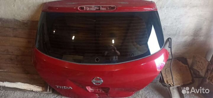 Крышка багажника Ниссан tiida