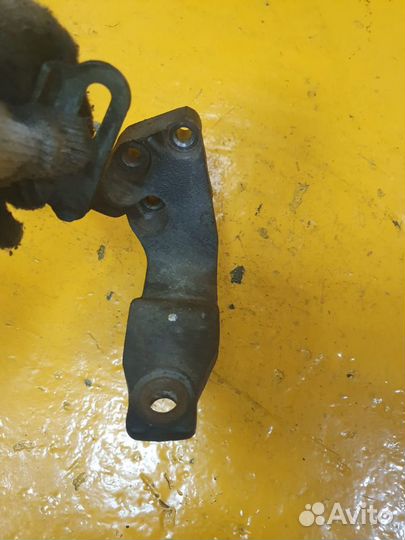 Кронштейн крепления правой опоры двс 3.0 1mz-fe 1m