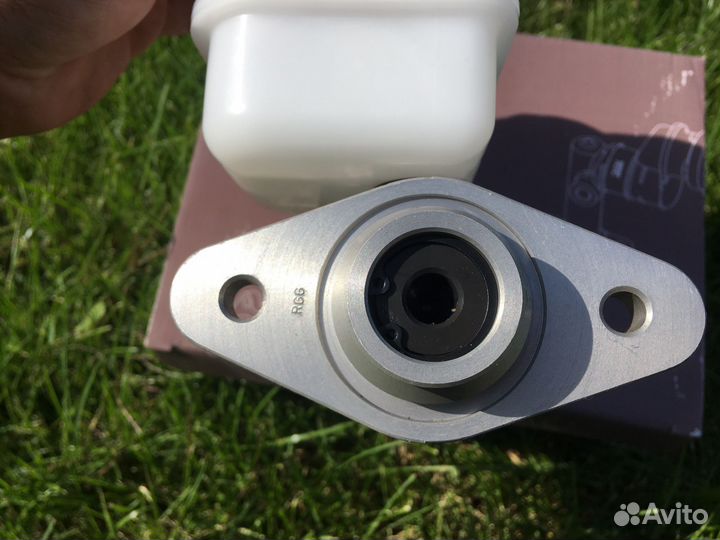 Главный тормозной цилиндр для Hyundai Elantra