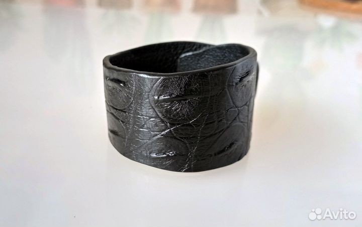 Браслет из кожи крокодила