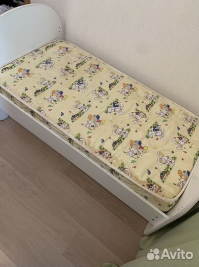 Детская кровать с матрасом