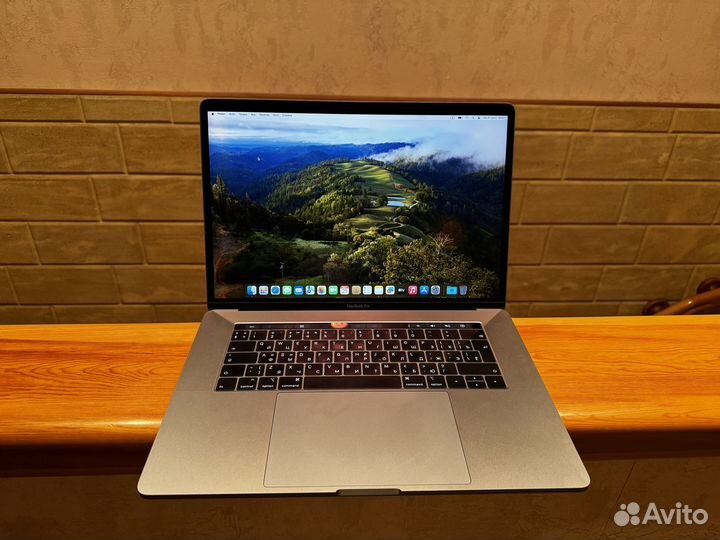 Macbook pro 15 2019 i7 16gb 256gb