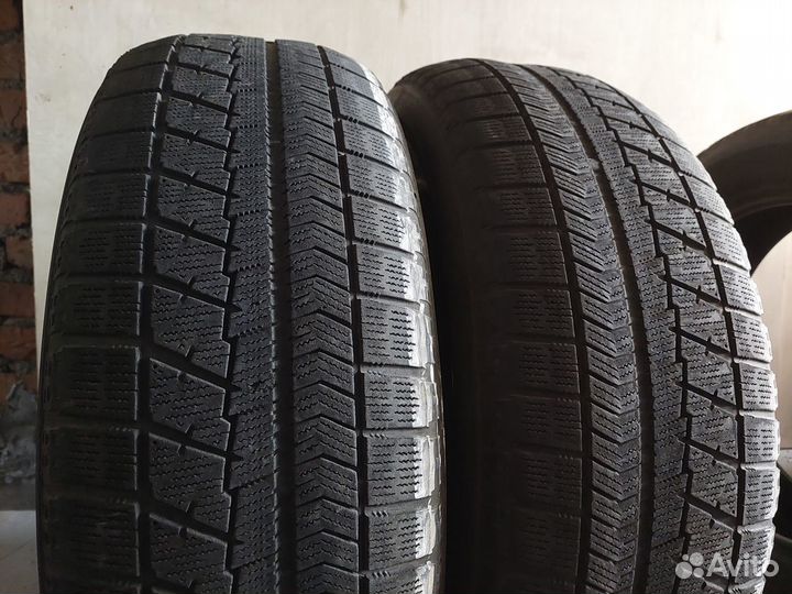 Bridgestone Blizzak VRX 215/60 R17 96S