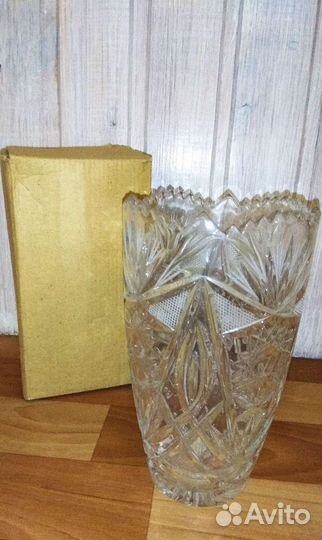 Ваза для цветов хрустальная