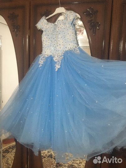 Вечернее платье