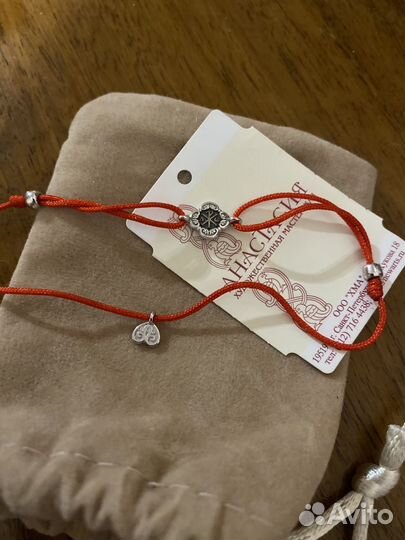 Браслет красная нить серебро