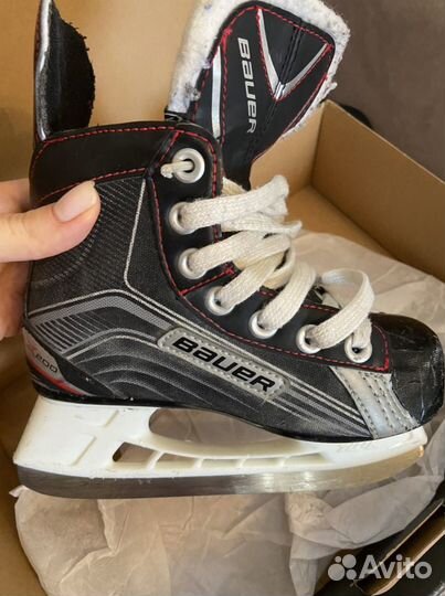 Хоккейные коньки bauer 30 и хоккейная защита