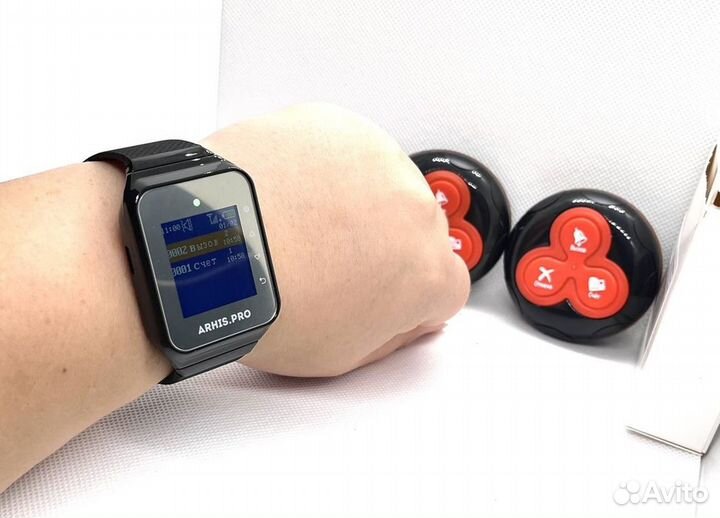 Кнопка вызова официанта с часами для кафе, баров