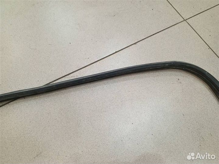 Уплотнитель крышки багажника Chevrolet Lacetti J2