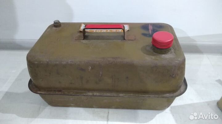 Продам канистру 20 л