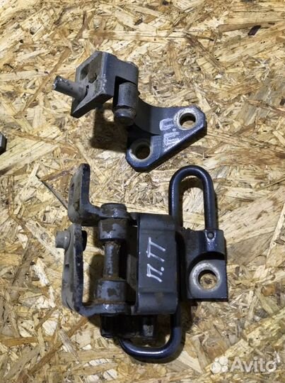 Петля двери, крышки багажника Golf 6