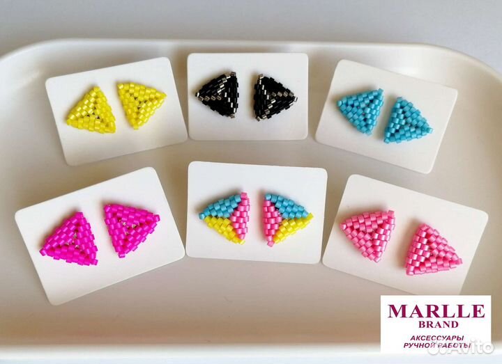 Серьги-пусеты (гвоздики) из бисера ручной работы