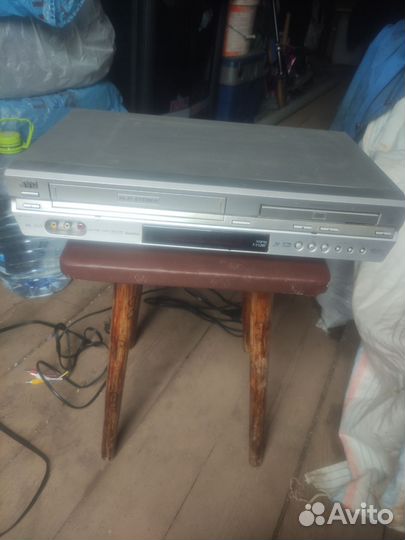 DVD + видеокассетный проигрыватель JVC hr-xv31er