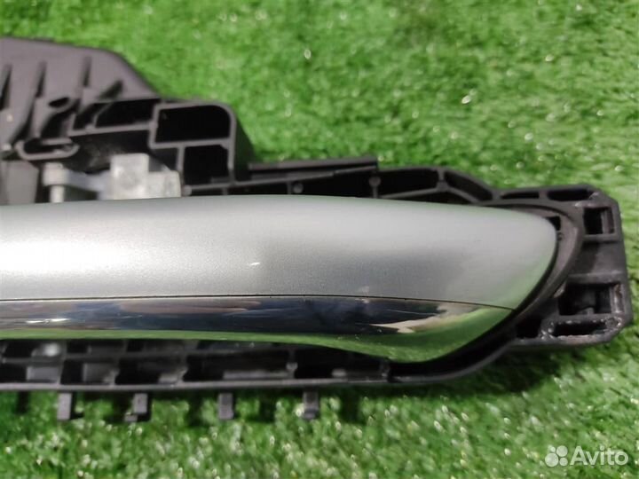 Ручка наружная двери задней левой Mercedes Benz M