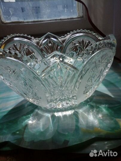 Ваза хрустальная в форме ладьи