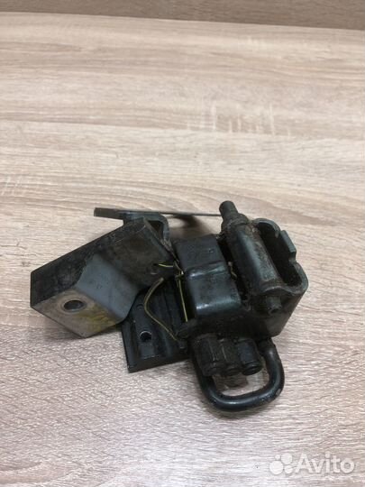 Петля двери задняя левая нижняя Audi A8 D3