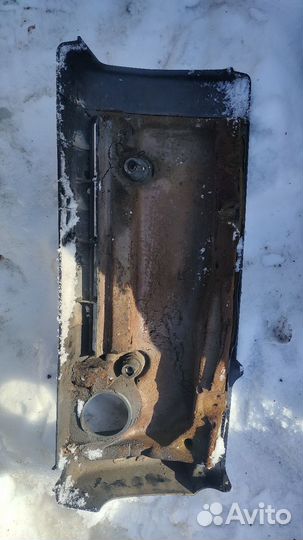 Декоративная крышка мотора Toyota Avensis t250