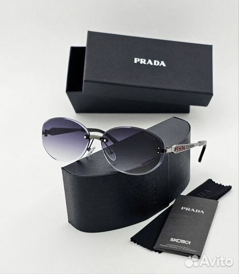 Солнцезащитные очки женские Prada