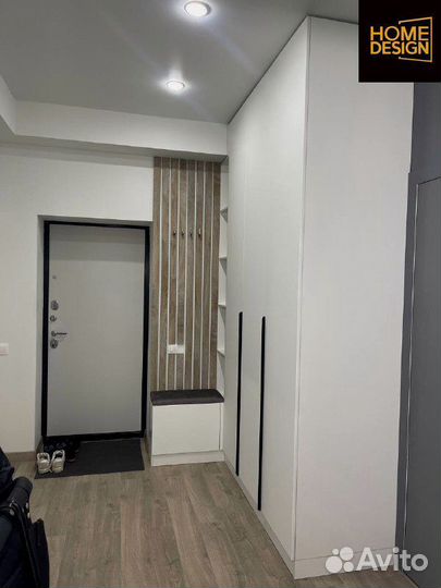 Шкаф распашной с полками