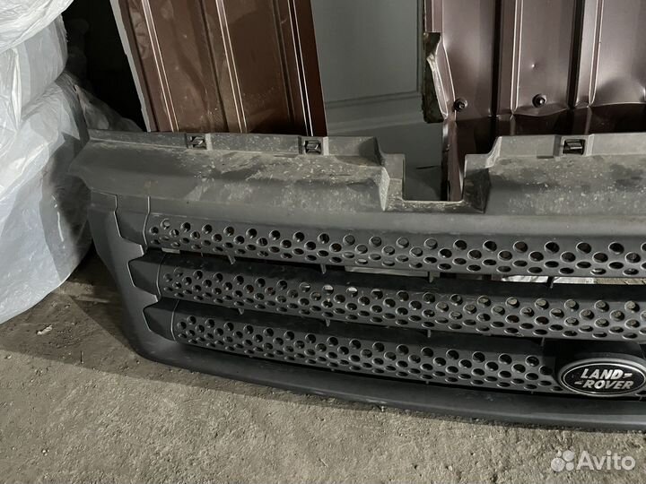 Продам решетку радиатора Range Rover Sport 2008
