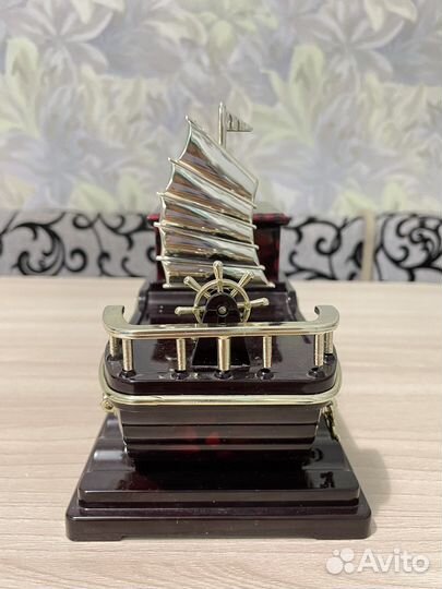 Музыкальная шкатулка Корабль