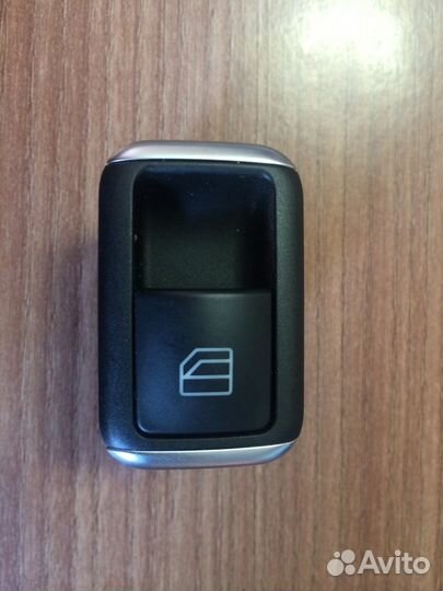 Кнопки стеклоподъемника Mercedes C-class W204