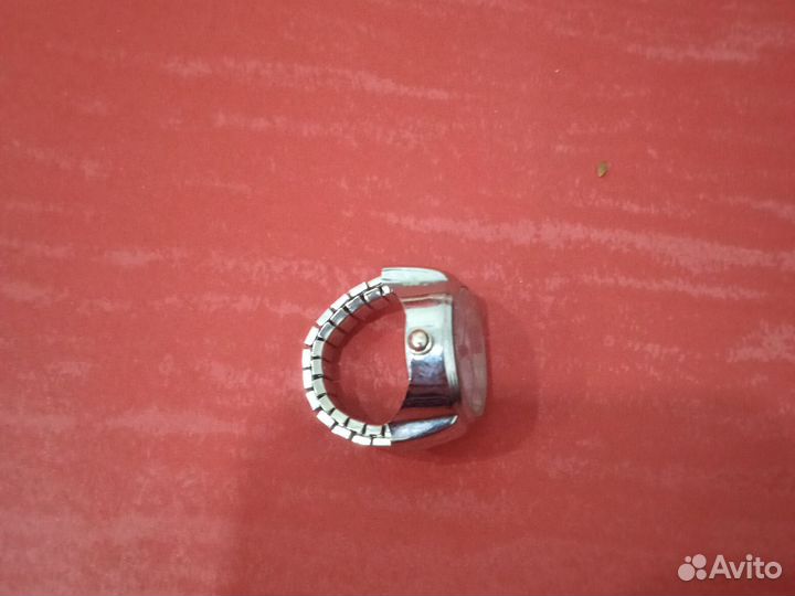 Часы-кольцо