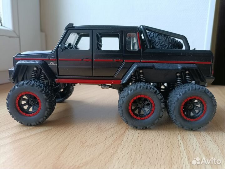 Модель машинки Гелендваген G63 6х6 1:24 22 см