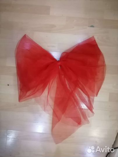 Большой красный бант