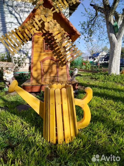 Лейка, тележка декоративные изделия для сада