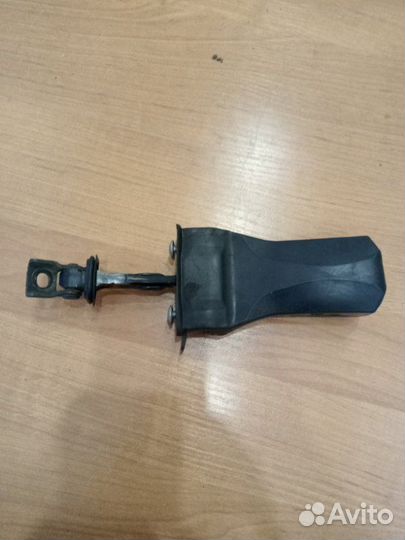 Ограничитель двери (фиксатор) Volkswagen Polo