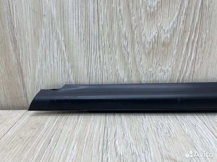 Молдинг стекла двери передний левый Hyundai Ix35