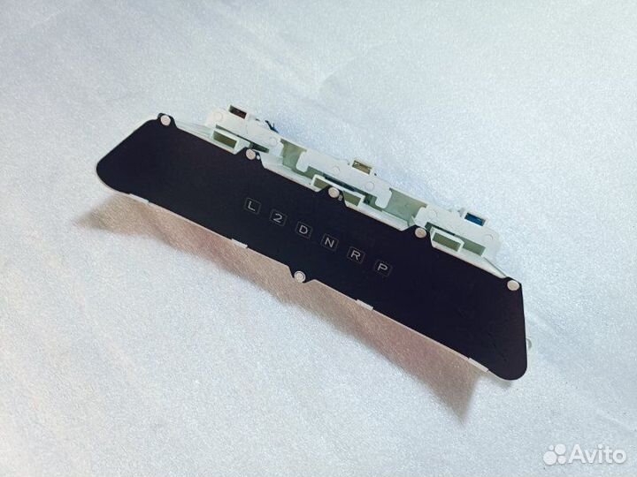 Панель приборов (переключение скоростей) Toyota