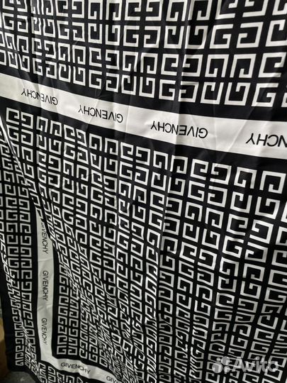 Платок Givenchy