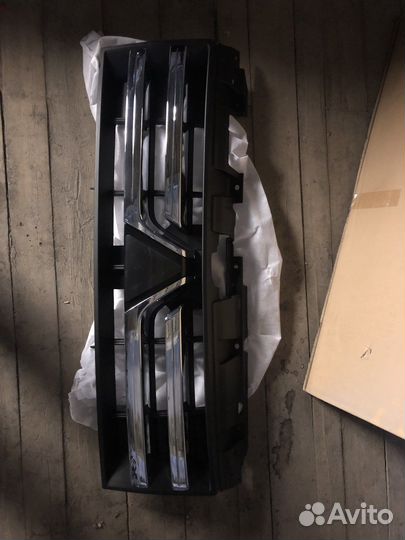 Решетка радиатора Mitsubishi Pajero 4 2006