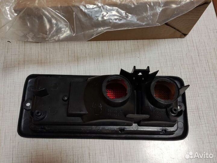 Фонарь в задний бампер правый pajero 2