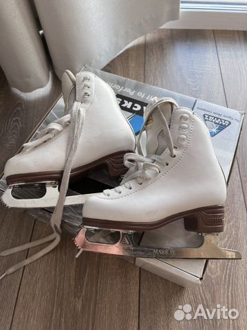 Коньки фигурные Jackson