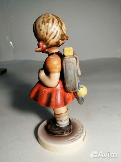 Школьница (Goebel)