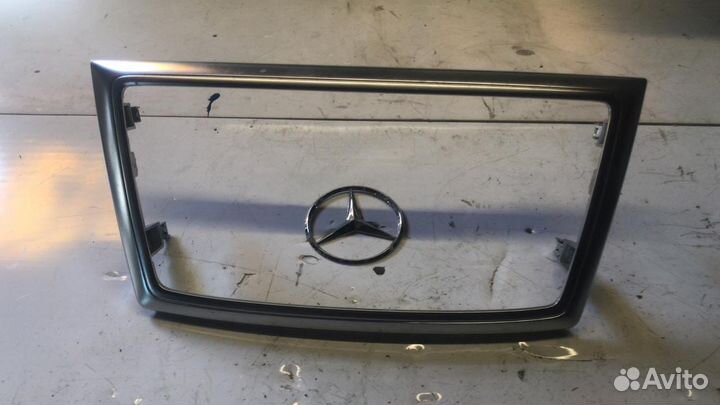Рамка центральная торпеды Мерседес w166
