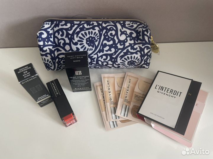 Набор с косметичкой Givenchy