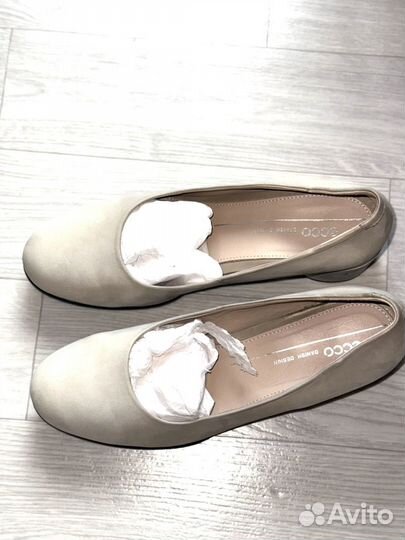 Классические женские туфли 38 размера ессо