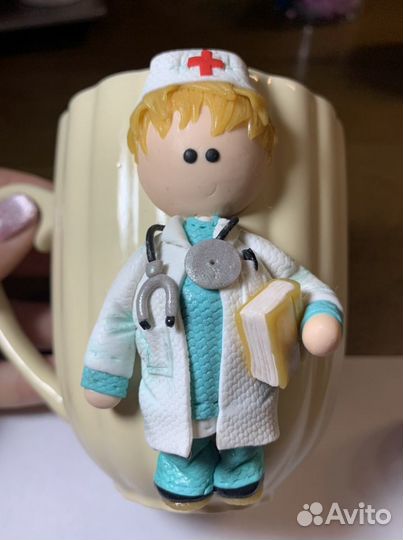 Подарки: кружка с декором