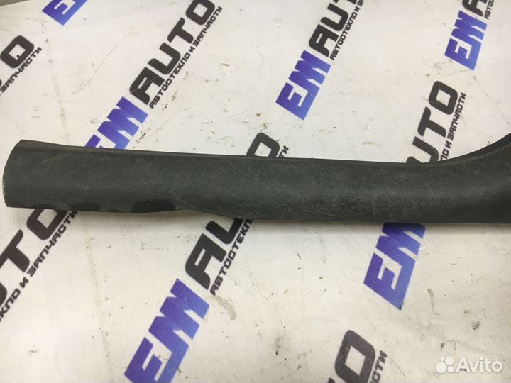 Накладка порога левая Шкода Октавия тур