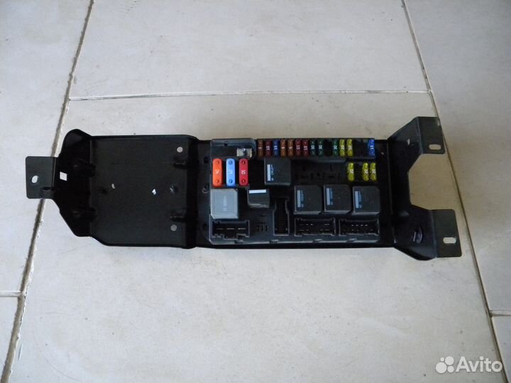 Блок предохранителей салона Land Rover Range Rover