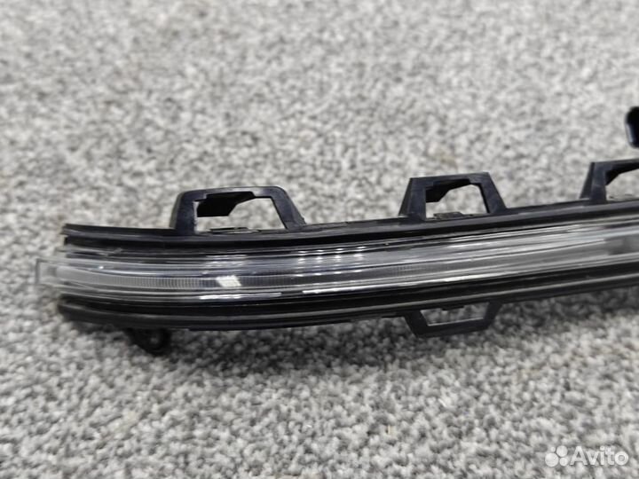 Повторитель поворота правого зеркала BMW X5 G05